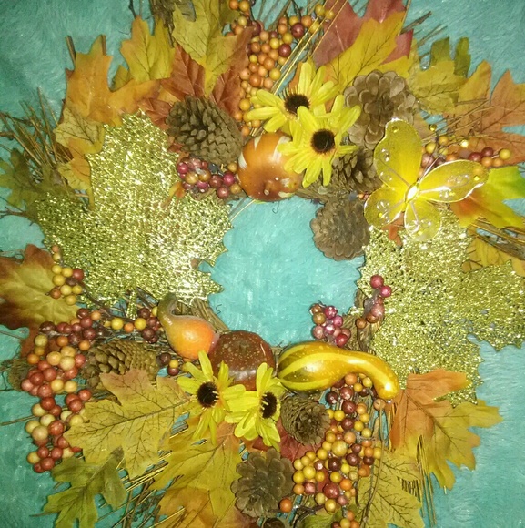 12" Hand Made Fall Seasonal/ Thanksgiving Wreath - Picture 6 of 8